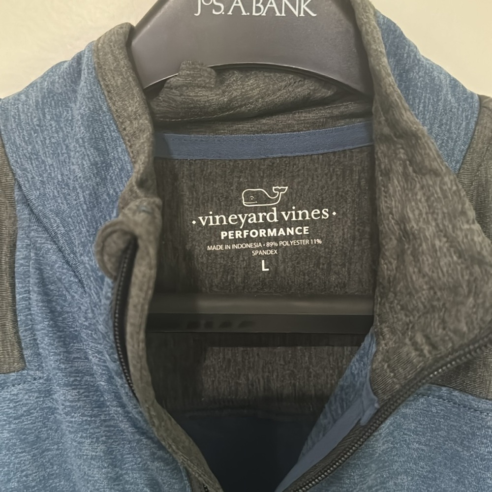Vineyard Vines Performance Pull Over (L) - image 2